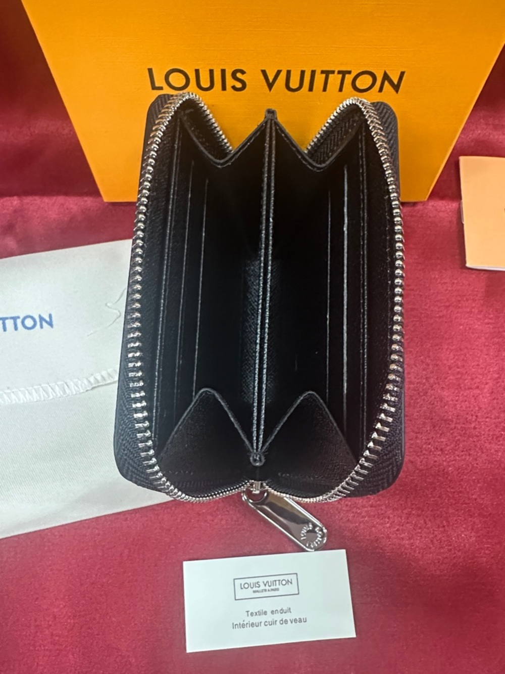 Louis Vuitton Damier Graphite Zip Wallet - Picture 7 of 8